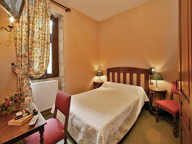 Hotel La Couleuvrine Sarlat Centre Ville Номер фото